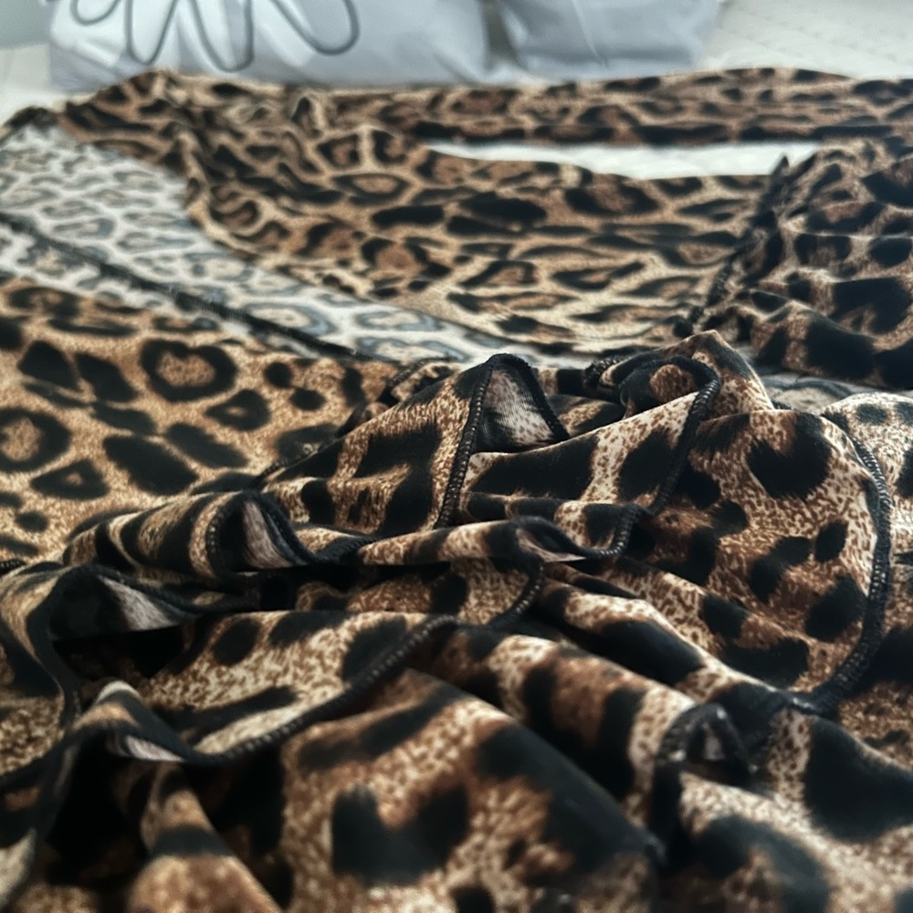 Chic Leopard Print Ruffle Cardigan - Picture 3 of 4